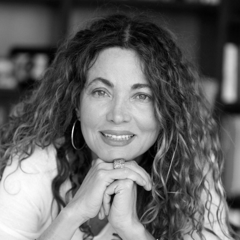 Escritora Ángela Becerra